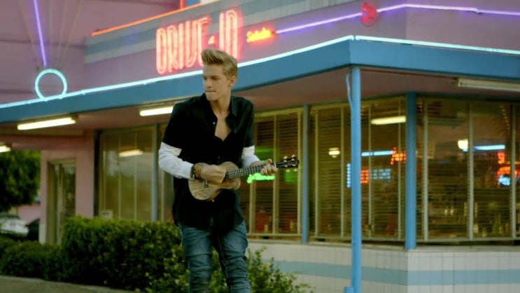 Cody Simpson ì½ë ì¬ì¨ La Da Dee ê°ì¬ í´ì ë®¤ë¹ ìë§ ë¤ì´ë² ë¸ë¡ê·¸ Eu finjo que a noite é tão bela. ë¤ì´ë² ë¸ë¡ê·¸ naver