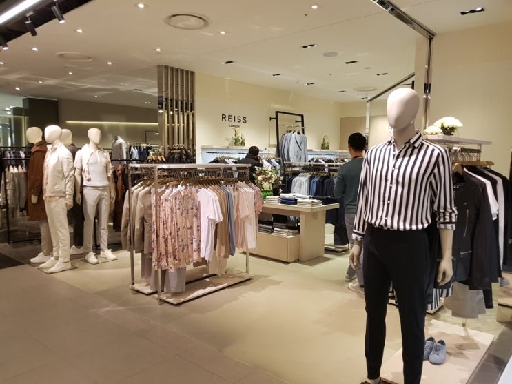 강남 신세계백화점 REISS매장 : 네이버 블로그